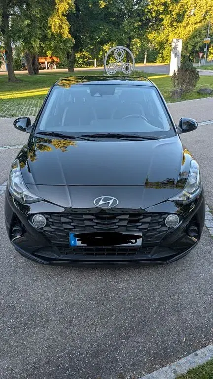 Gebraucht Hyundai i10 Select 67 PS (49 kW) 2023 Schwarz Kleinwagen