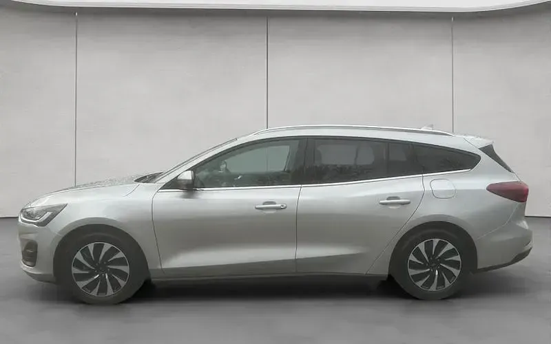Usado Ford Focus Titanium 125 CV (91 kW) 2024 Gris Familiar