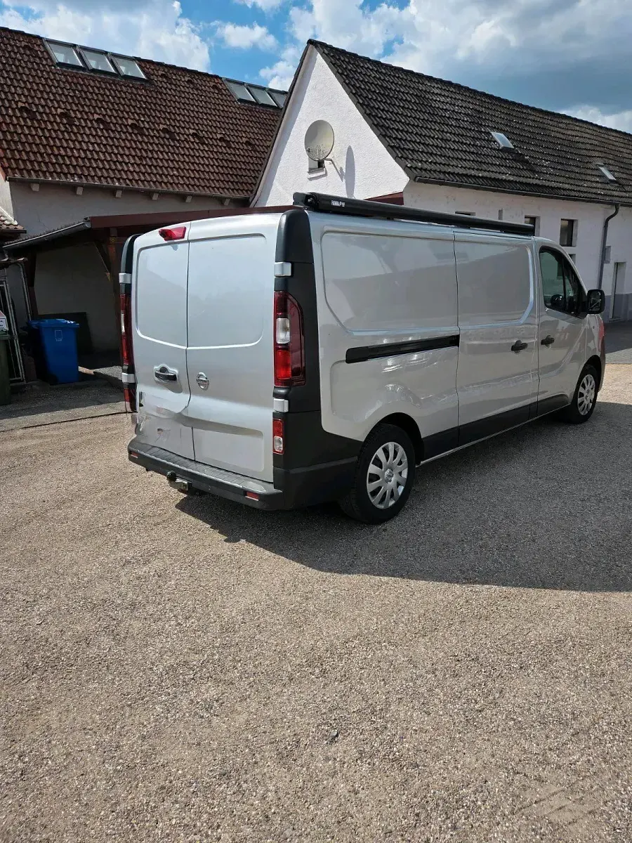 Gebraucht Nissan NV300 125 PS (91 kW) 2017 Grau Van