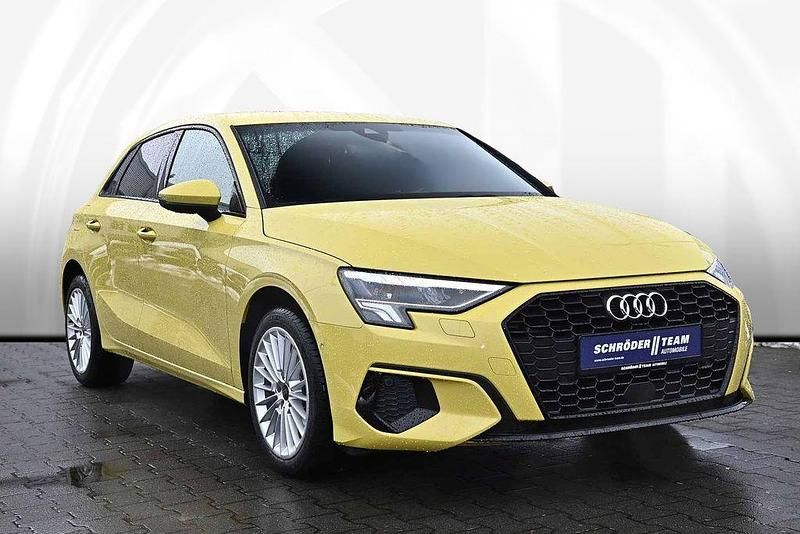 Gebraucht Audi A3 Advanced 116 PS (85 kW) 2023 Gelb Limousine