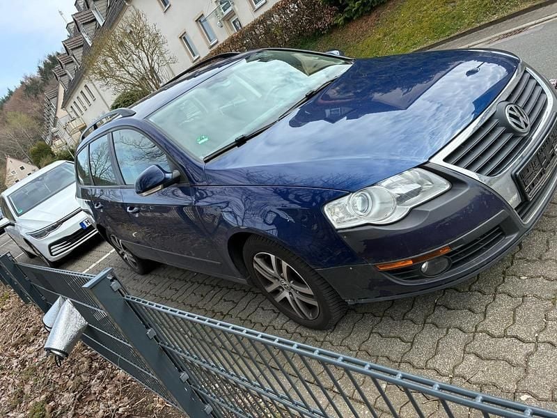 Gebraucht VW Passat 115 PS (84 kW) 2006 Blau Kombi