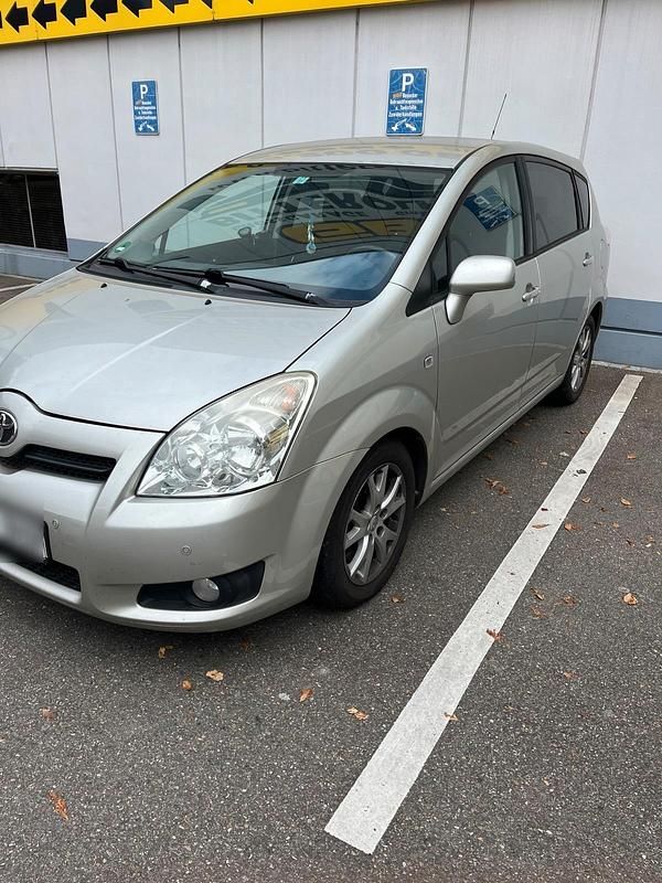 Gold Gebraucht 2009 Toyota Corolla Verso Van / Kleinbus | 3.300 € (Etwas zu teuer) - Bild 1/4