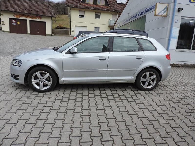Gebraucht Audi A3 Sportback 105 PS (77 kW) 2012 Silber Kleinwagen