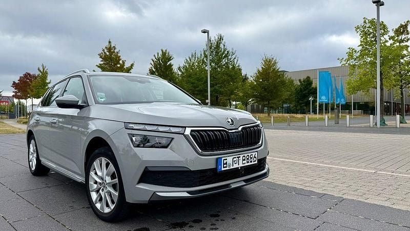 Grau Gebraucht 2020 Skoda Kamiq Style SUV | 19.500 € (Guter Preis) - Bild 1/4