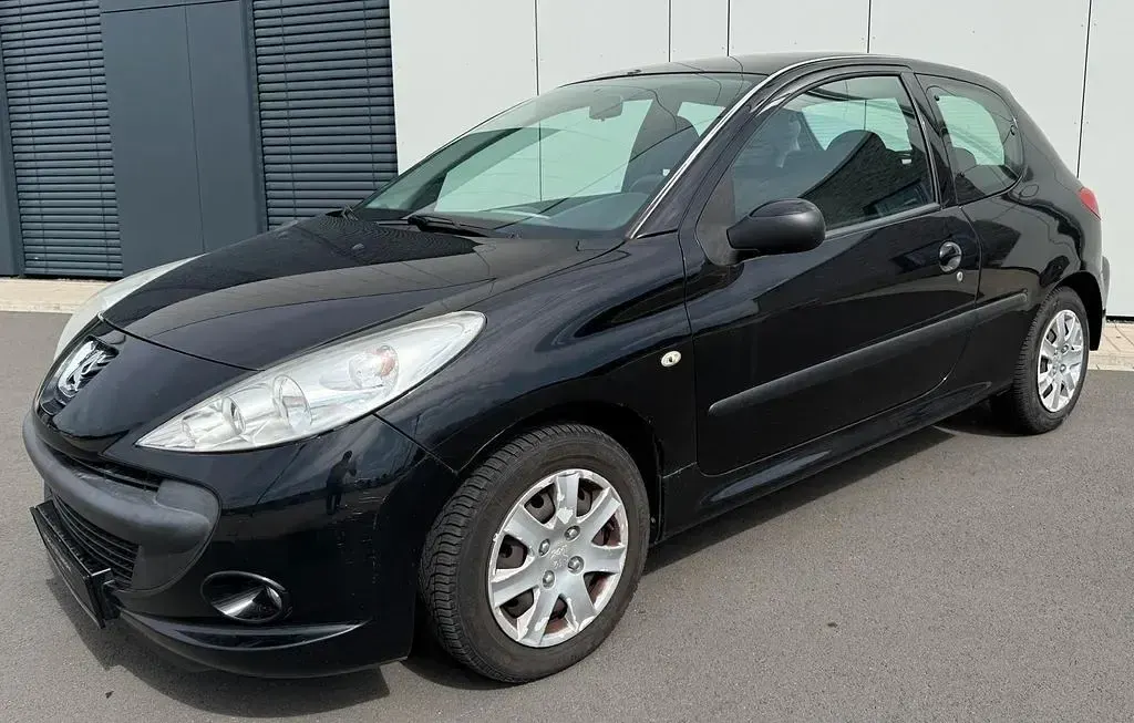 Gebraucht Peugeot 206 60 PS (44 kW) 2010 Schwarz Limousine