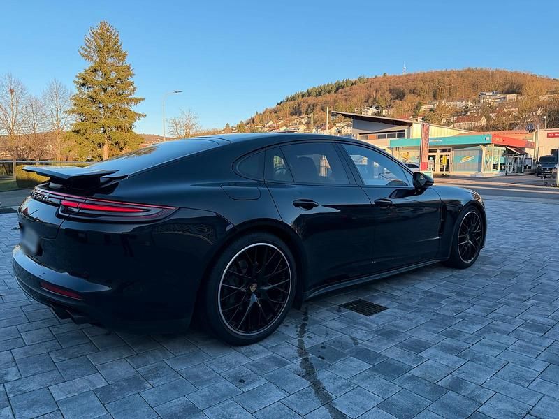 Gebraucht Porsche Panamera 4S 440 PS (323 kW) 2018 Schwarz Limousine
