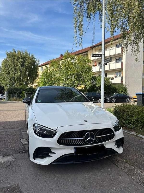 Gebraucht 2023 Mercedes E220 AMG line Coupé | 43.000 € (Guter Preis) - Bild 1/4