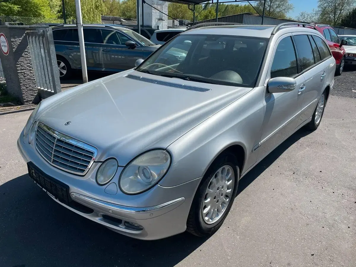 Second-hand Mercedes E200 163 CP (119 kW) 2005 Argintiu Break