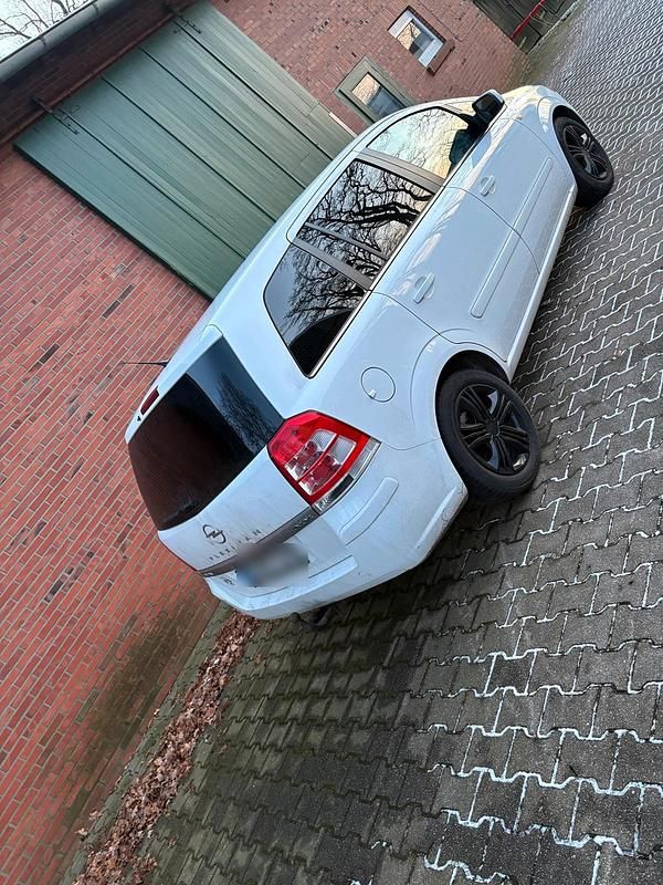 Gebraucht Opel Zafira 110 PS (80 kW) 2011 Weiß Van / Kleinbus