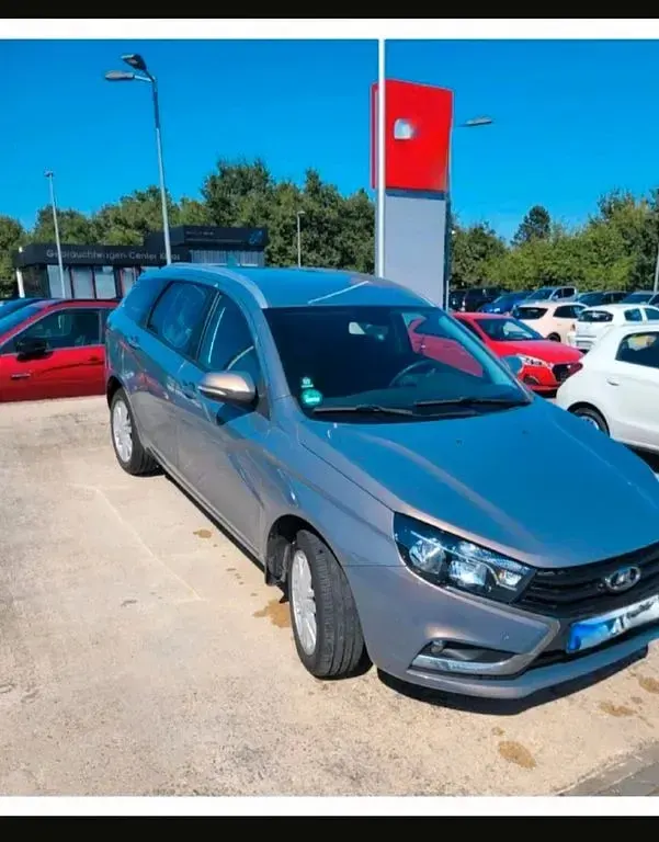 Second-hand Lada Vesta 106 CP (77 kW) 2018 Bej Break