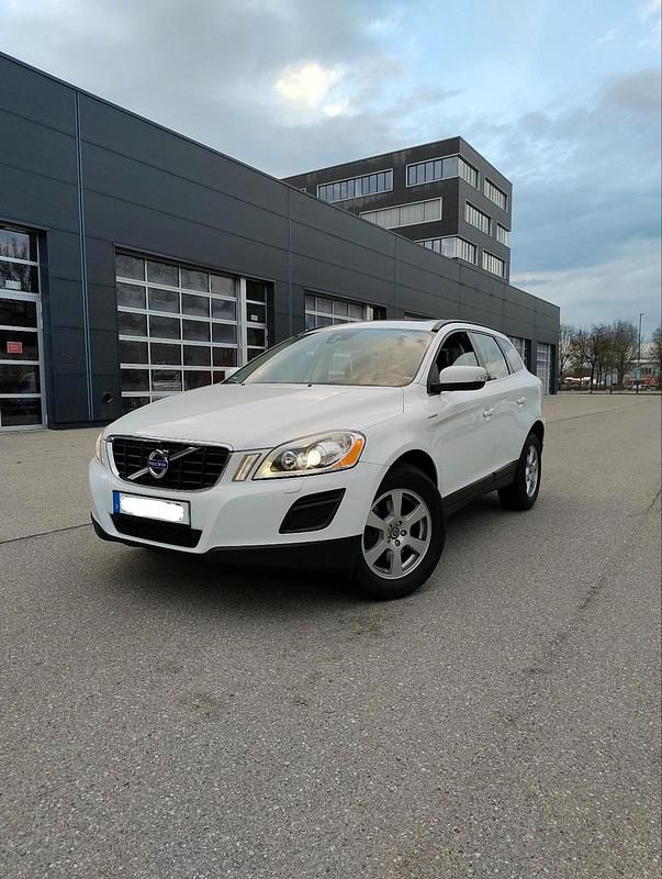 Gebraucht Volvo XC60 163 PS (119 kW) 2012 Weiß SUV