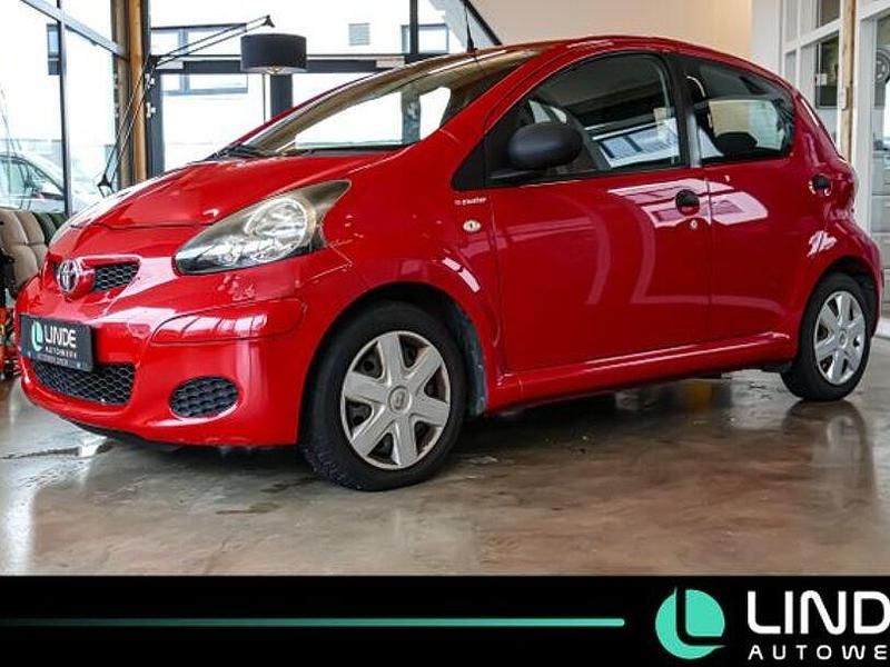 Rot Gebraucht 2009 Toyota Aygo Kleinwagen | 2.900 € (Fairer Preis) - Bild 1/4