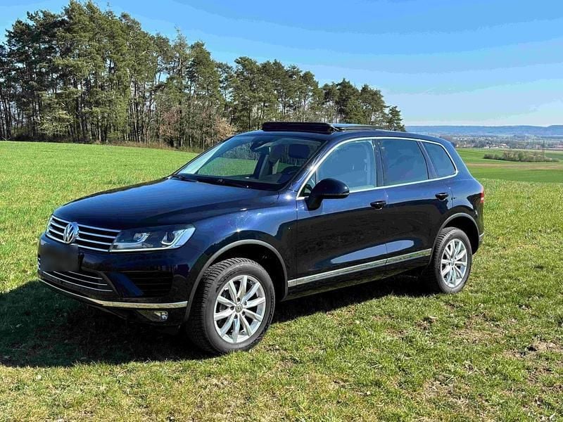 Gebraucht VW Touareg Exclusive 262 PS (192 kW) 2016 Blau SUV