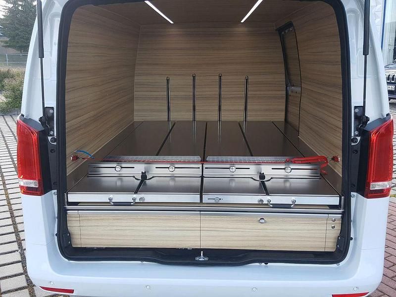 Neu Mercedes EQV300 150 kW (204 PS) 2026 Schwarz Van / Kleinbus