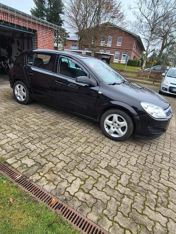 Gebraucht Opel Astra 90 PS (66 kW) 2008 Schwarz Limousine