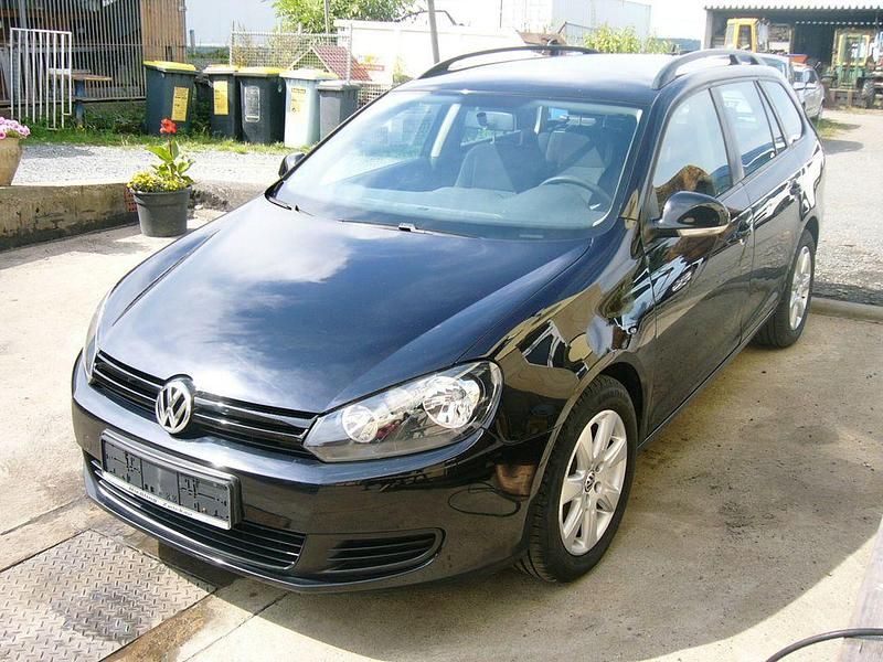 Schwarz Gebraucht 2011 VW Golf VI Trendline Kombi | 5.500 € (Etwas zu teuer) - Bild 1/4