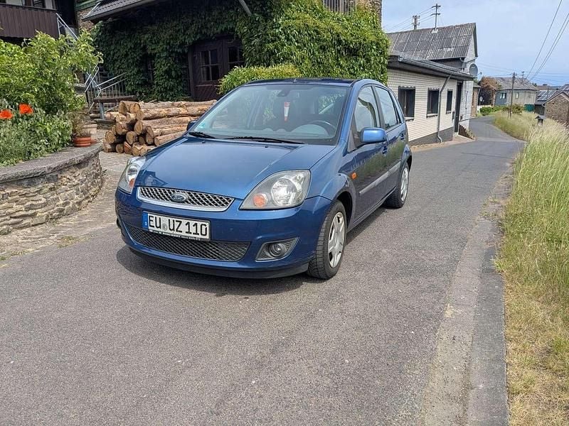 Blau Gebraucht 2008 Ford Fiesta Ghia Kleinwagen | 999 € (Superpreis) - Bild 1/4