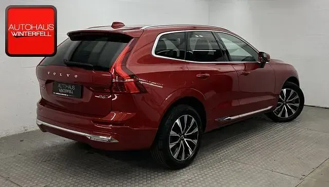 Gebraucht Volvo XC60 Plus 197 PS (144 kW) 2023 Fusion red (metallic) SUV