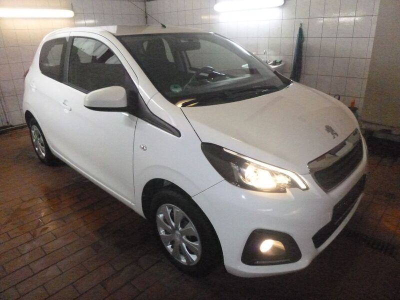 Gebraucht Peugeot 108 Active 69 PS (50 kW) 2015 Weiß Kleinwagen