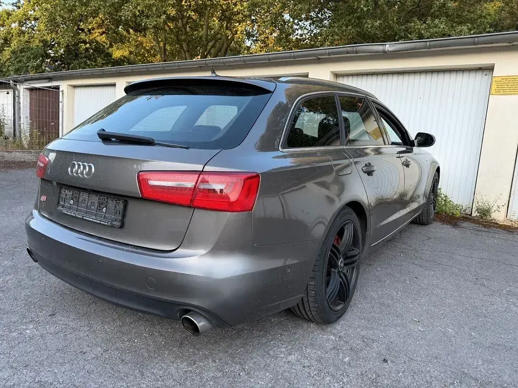 Gebraucht Audi A6 Sport 204 PS (150 kW) 2012 Grau Limousine