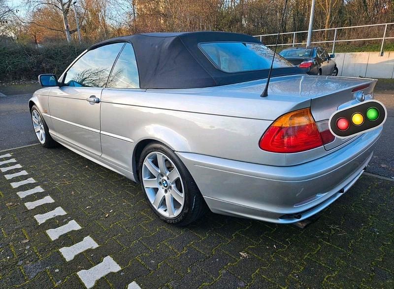 Gebraucht BMW 325 Cabriolet 192 PS (141 kW) 2002 Silber Cabrio