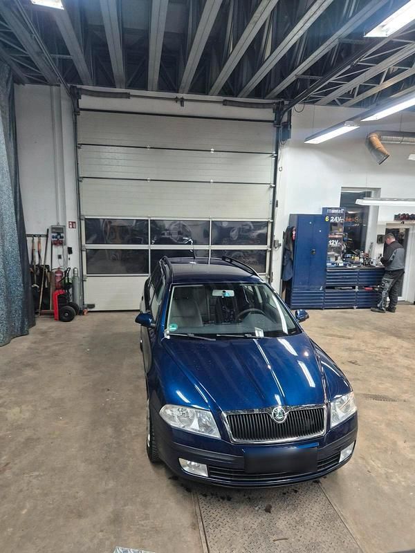 Gebraucht Skoda Octavia 105 PS (77 kW) 2007 Blau Kombi