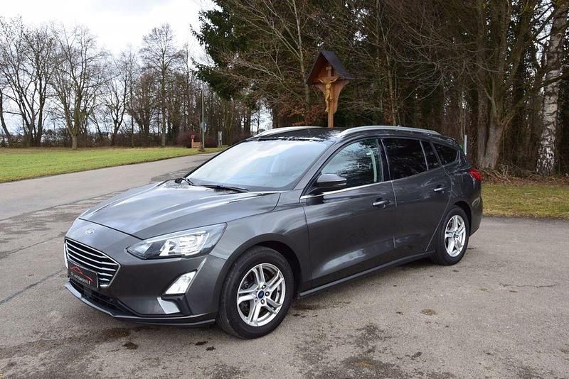 Gebraucht Ford Focus Cool & Connect 120 PS (88 kW) 2021 Grau Limousine