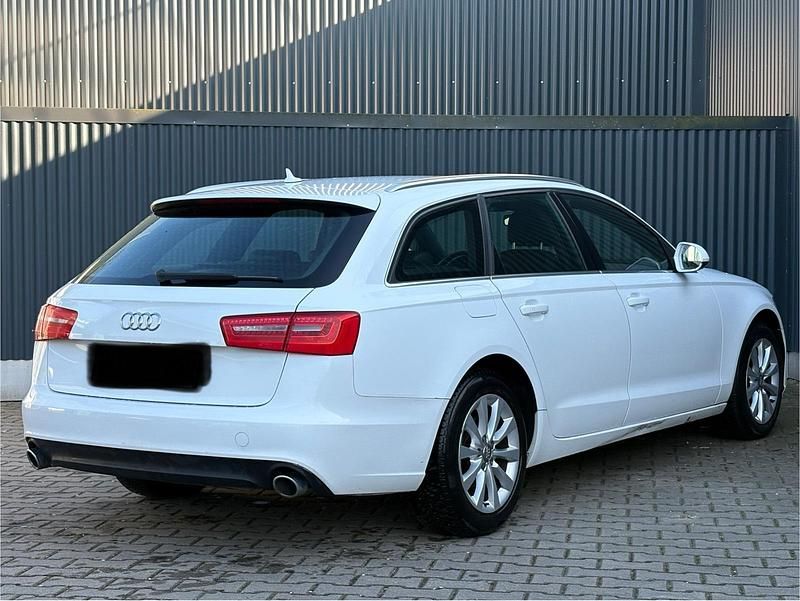 Usado Audi A6 204 HP (150 kW) 2012 Branco Carrinha