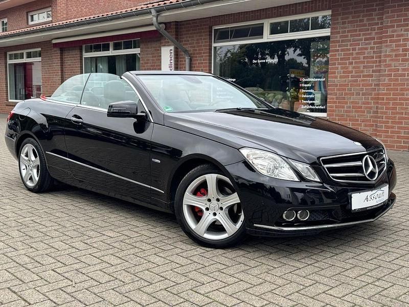 Schwarz Gebraucht 2011 Mercedes E220 Cabrio | 11.999 € (Fairer Preis) - Bild 1/4