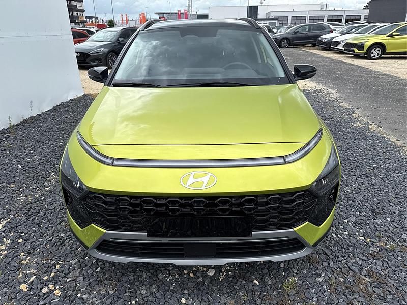 Neu Hyundai Bayon Premium 100 PS (73 kW) 2025 Lucid lime dach schwarz 5n6 SUV
