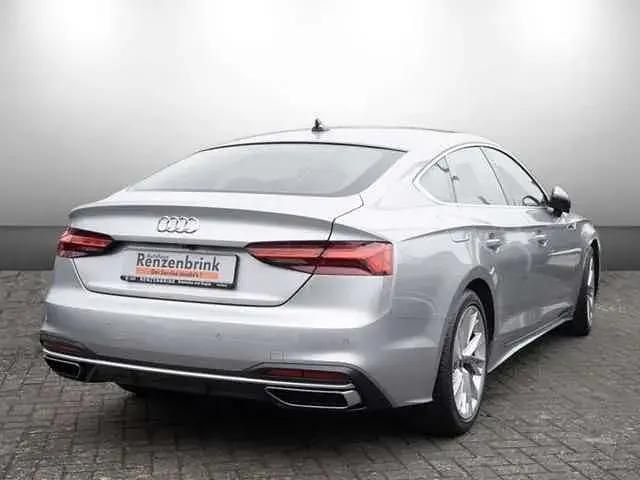 Gebraucht Audi A5 Sportback Advanced 163 PS (119 kW) 2022 Grau (florettsilber metallic) Kleinwagen