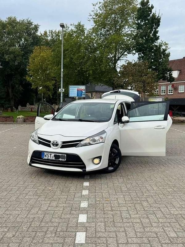 Gebraucht 2013 Toyota Verso Van / Kleinbus | 4.800 € - Bild 1/4