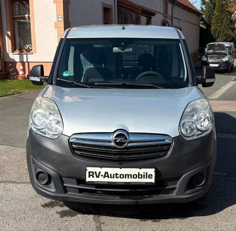 Usata Opel Combo 90 CV (66 kW) 2013 Argento Monovolume