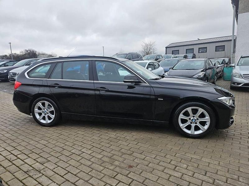 Gebraucht BMW 320 Luxury Line 184 PS (135 kW) 2013 Schwarz Kombi
