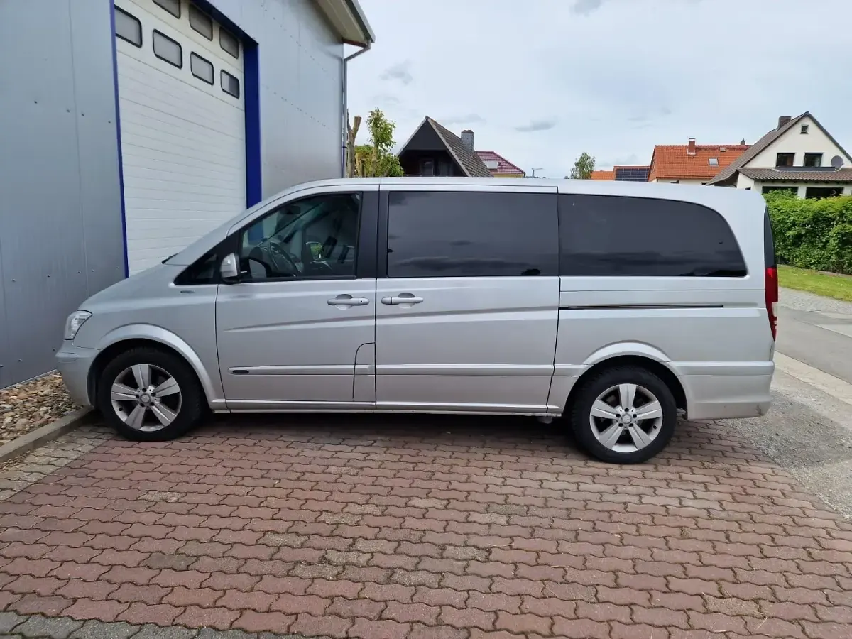 Gebraucht Lancia Voyager 165 PS (121 kW) 2011 Van / Kleinbus