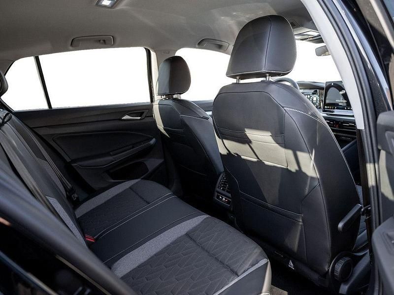 Gebraucht VW Golf VIII 116 PS (85 kW) 2026 Grenadillschwarz Limousine