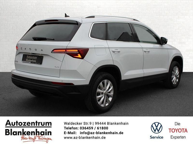 Gebraucht Skoda Karoq 150 PS (110 kW) 2024 Moonweißmetallic SUV