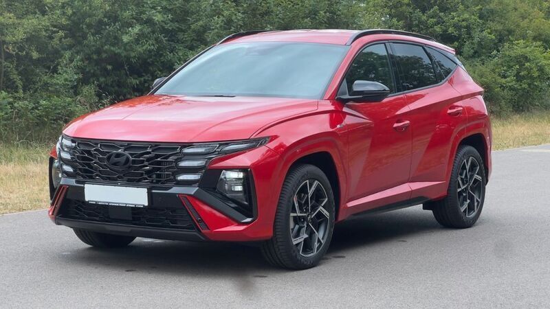 Rot Neu 2025 Hyundai Tucson N Line SUV | 38.890 € (Etwas zu teuer) - Bild 1/4