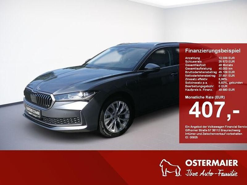 Grau Gebraucht 2024 Skoda Superb | 38.990 € (Teuer) - Bild 1/4