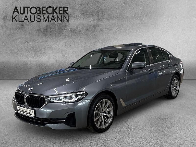 Blau Gebraucht 2021 BMW 530 Sport Line Limousine | 36.973 € (Guter Preis) - Bild 1/4