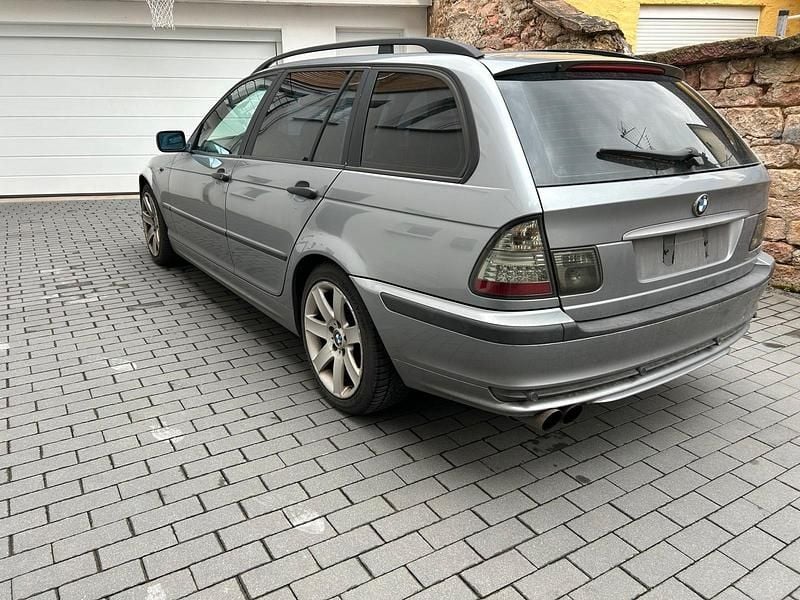 Gebraucht BMW 318 143 PS (105 kW) 2003 Grau Kombi