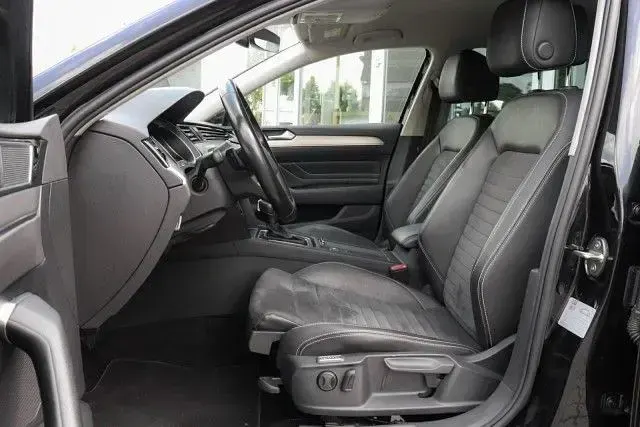 Gebraucht VW Passat Elegance 150 PS (110 kW) 2022 Schwarz Kombi