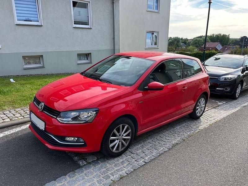 Rot Gebraucht 2015 VW Polo LOUNGE Kleinwagen | 7.000 € (Guter Preis) - Bild 1/4
