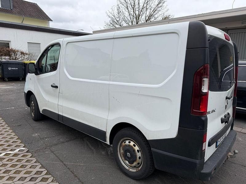 Gebraucht Renault Trafic 120 PS (88 kW) 2019 Weiß Van / Kleinbus