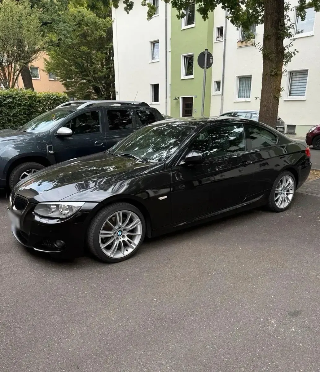 Gebraucht BMW 320 M Sport 184 PS (135 kW) 2010 Schwarz Coupé