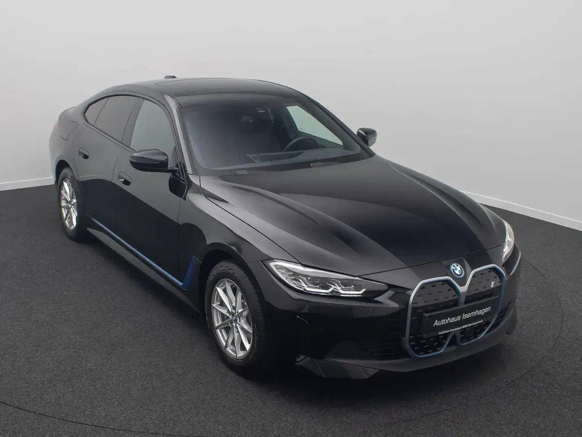 Używany BMW i4 Efficient Dynamics 250 kW (340 KM) 2023 Czarny Sedan/Limuzyna