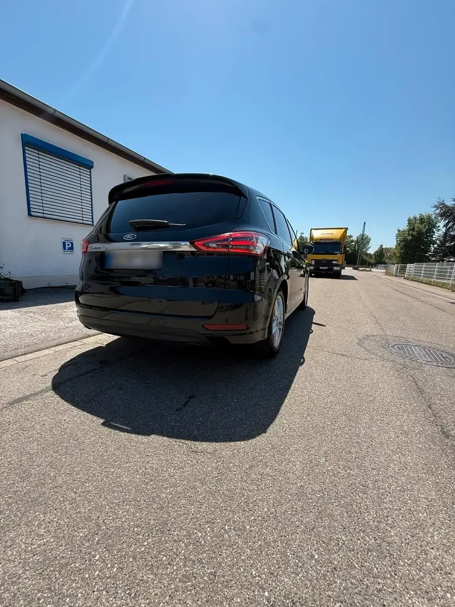 Gebraucht Ford S-MAX Titanium 150 PS (110 kW) 2015 Schwarz Van / Kleinbus