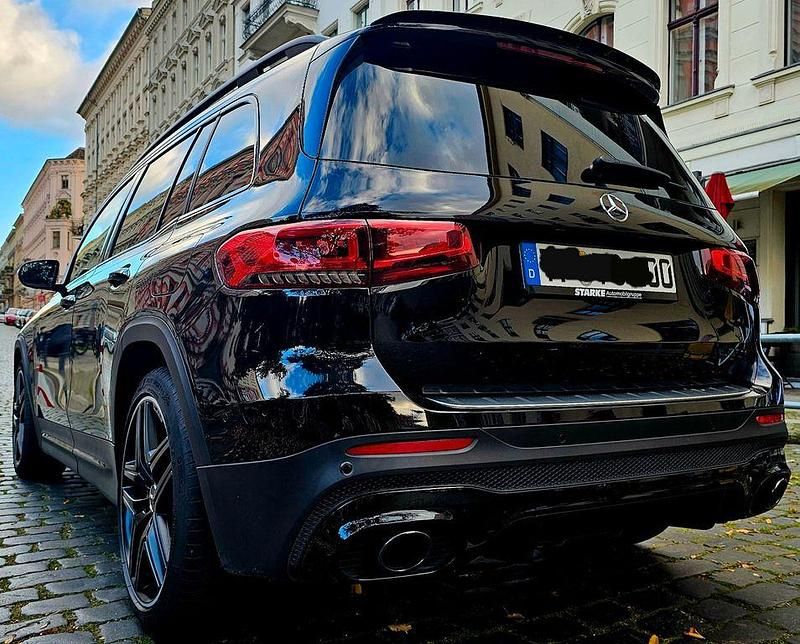 Schwarz Gebraucht 2020 Mercedes GLB35 AMG SUV | 41.990 € (Fairer Preis) - Bild 1/4