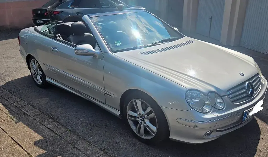 Gebraucht Mercedes CLK320 Elegance 218 PS (160 kW) 2003 Silber Cabrio