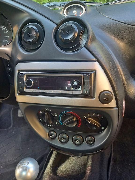 Gebraucht Ford StreetKa 95 PS (69 kW) 2004 Schwarz Cabrio